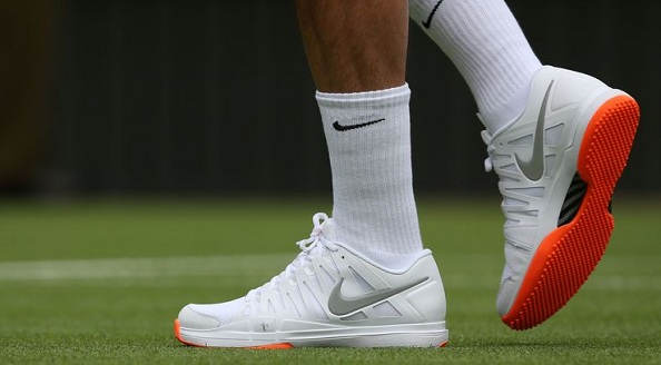 scarpe tennis su erba